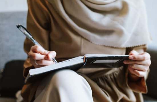 The pros and cons of using a food diary for eating disorders